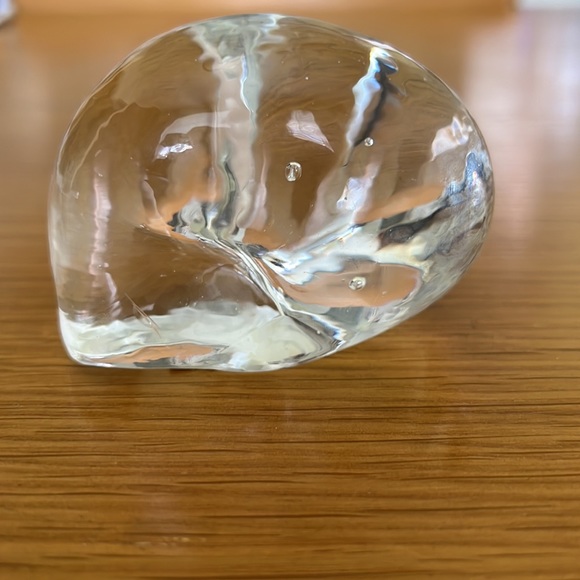 Pier 1 shell shaped paperweight clear 3” - Picture 3 of 7